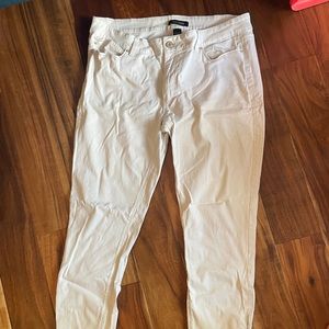 White House Black Market White Skinny Jeans with Zipper Detail